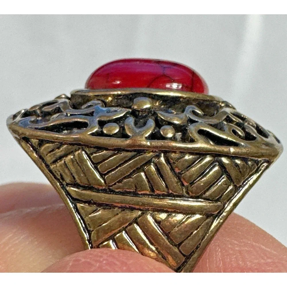 Vintage Style Red Faux Turquoise Filigree Cocktail Ring Gold Tone Size 10.5